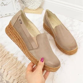 Scarpe da donna in pelle con zeppa beige Helios 350 2