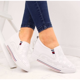 Sneakers da donna in pelle su zeppa bianca traforata Filippo 1