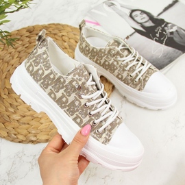 Sneakers beige da donna sulla piattaforma con scritte Sabatina 2