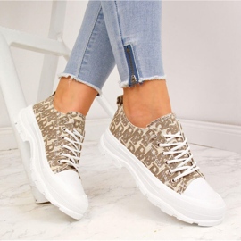 Sneakers beige da donna sulla piattaforma con scritte Sabatina 1