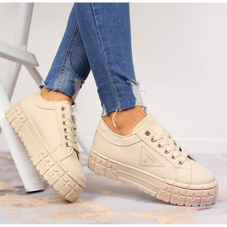 Sneakers beige da donna su piattaforma NEWS 1