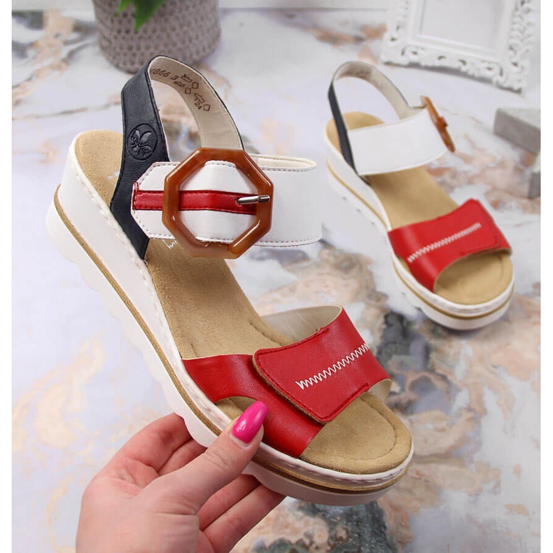 Sandali da donna con zeppa Rieker 67476-33 bianco nero rosso multicolore 1