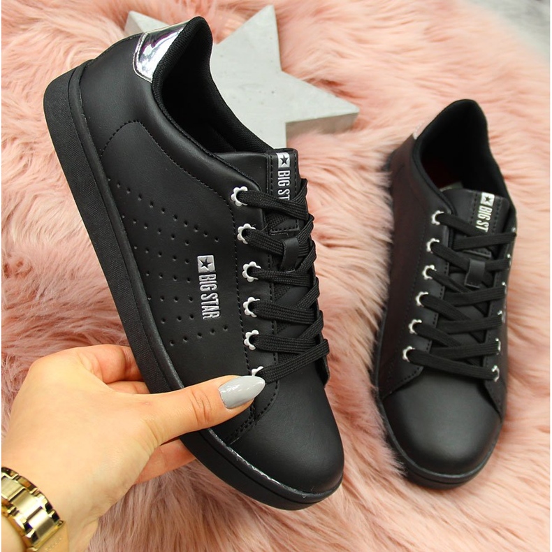 Sneakers da donna nere con ecopelle Big Star DD274586 nero 1