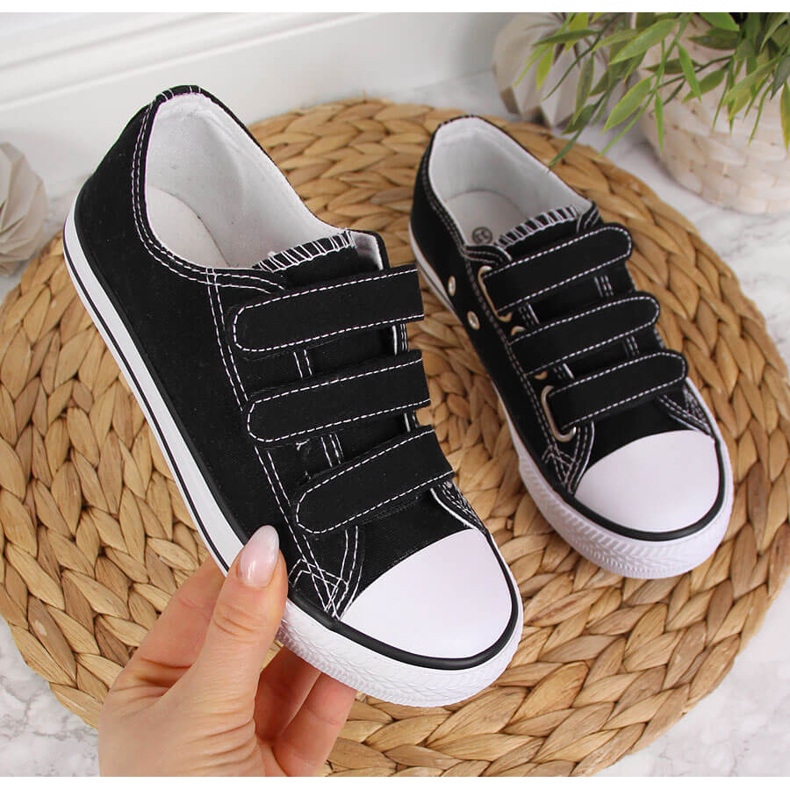 Sneakers basse da bambino Atletico nere con chiusura in velcro nero 1