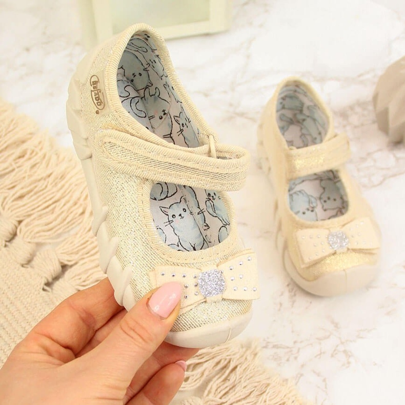 Ciabatte ballerine da bambina con velcro beige con fiocco Befado 1