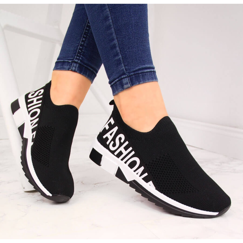 I calzini sportivi da donna si infilano sulle scarpe Filippo nere nero 1