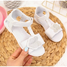 Sandali bianchi per ragazze con velcro Kornecki 6331 bianco 1