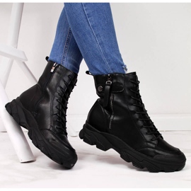 Stivali da donna in pelle sulla piattaforma nera Goe II2N4031 nero 1