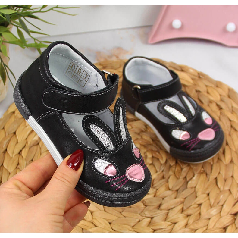 Scarpe da bambina coniglietti con velcro Kornecki 6480 nero 1