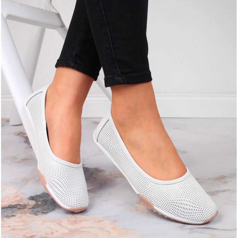 Ballerine da donna in pelle traforata, slip-on, bianco Filippo 1