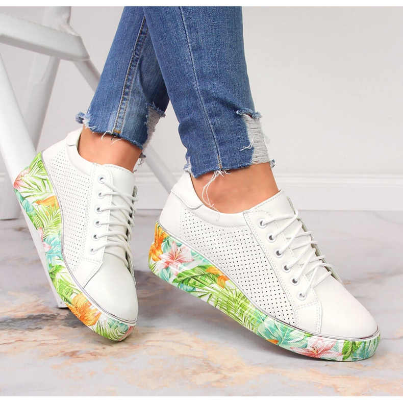 Scarpe da donna in pelle su zeppa bianca Artiker 1