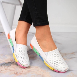 Comode scarpe da donna bianche in pelle Artiker 1