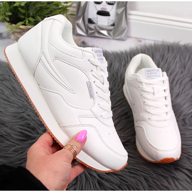 Scarpe sportive bianche da donna American Club bianco 1