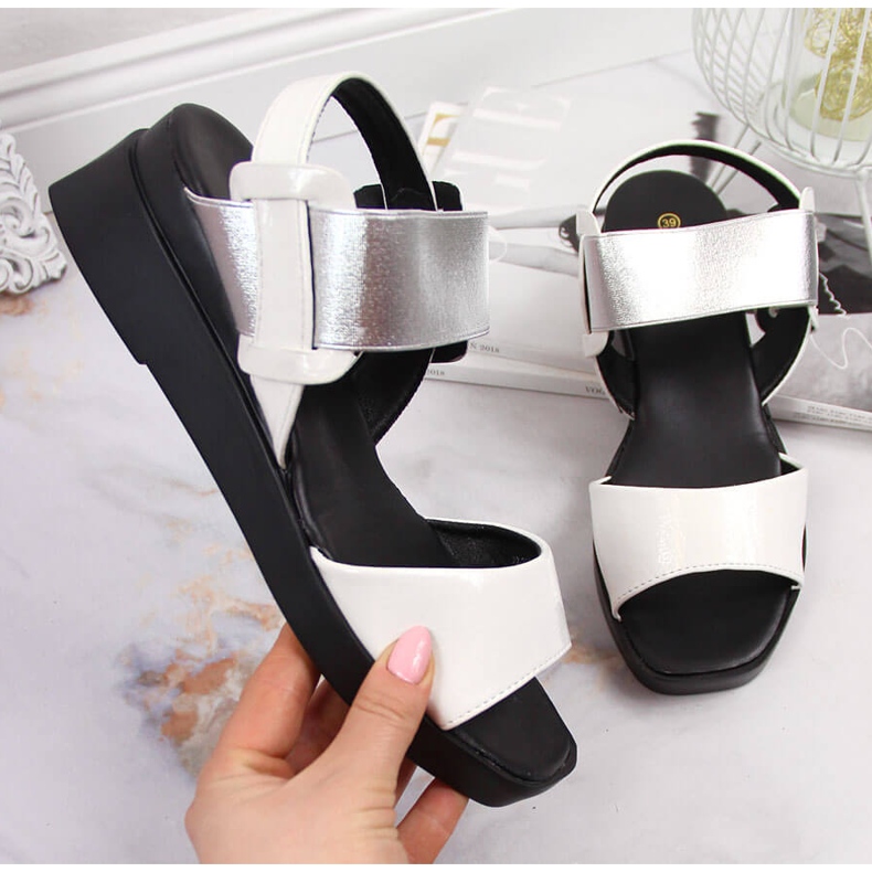 Sandali da donna su zeppa con Potocki bianco 1