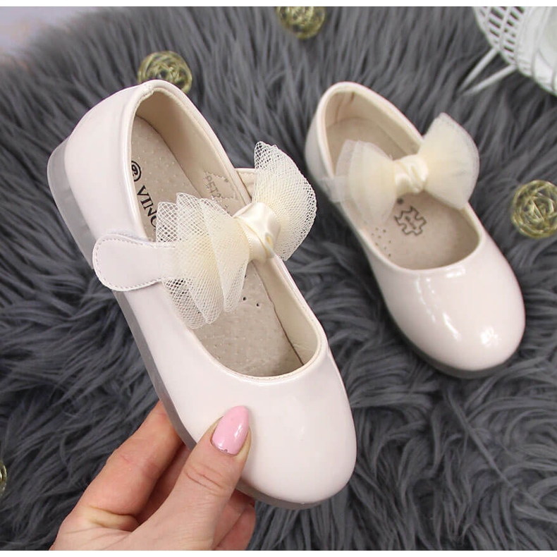 Ballerine da bambina con chiusura strappo e fiocco, Vinceza beige 1