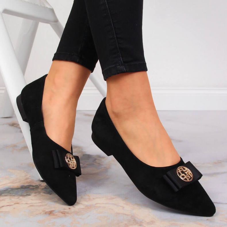 Ballerine da donna in pelle con Filippo nero a punta 1