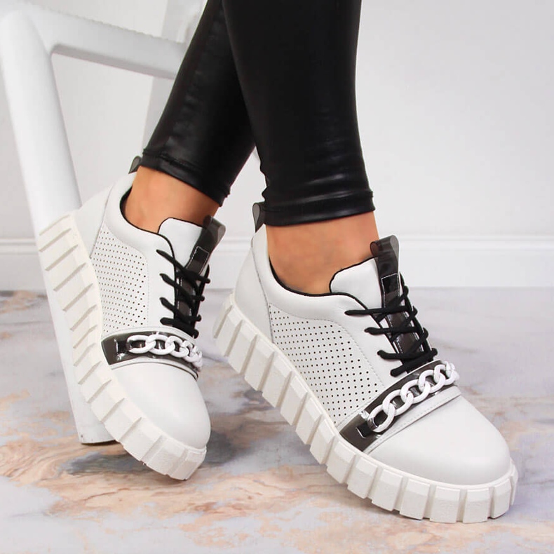 Scarpe da donna in pelle sulla piattaforma con catena Artiker bianca 1