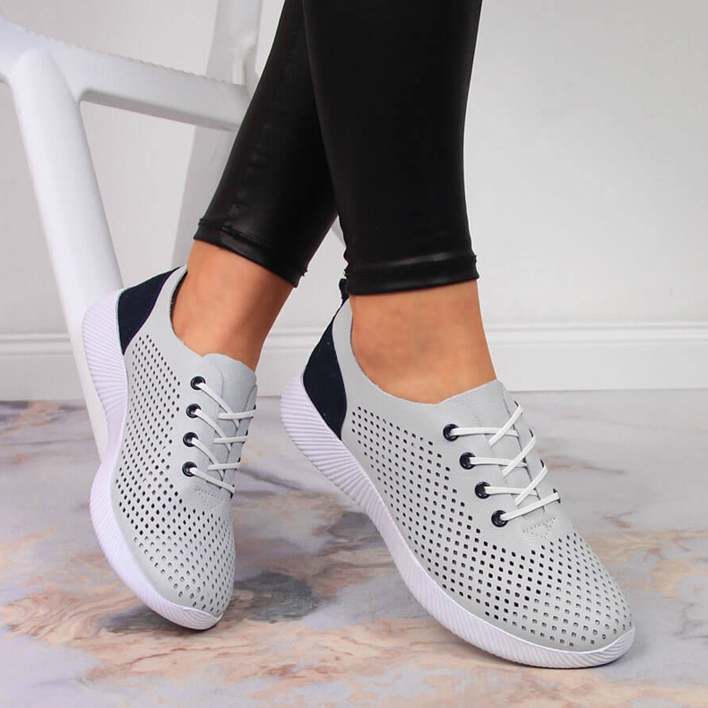 Scarpa da donna in pelle traforata Artiker grigia grigio 1