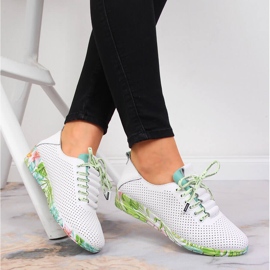 Scarpe da donna traforate in pelle bianca con zeppa Artiker 2