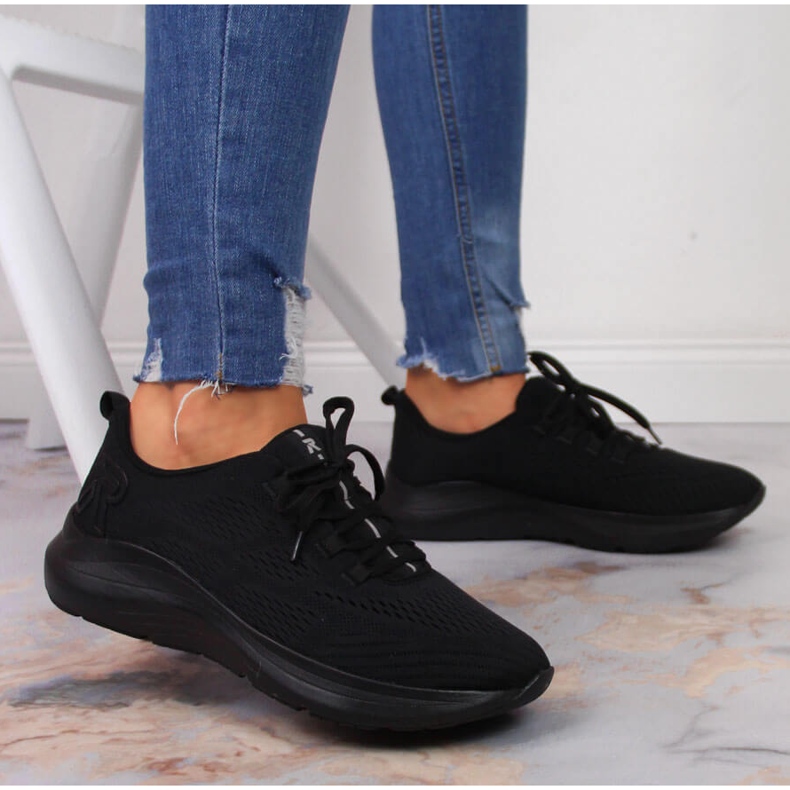 Scarpe sportive da donna nere Rieker 42103-01 nero 1