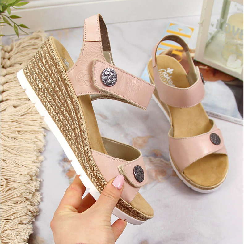 Sandali in pelle su zeppa Rieker 619B9-31 beige 1