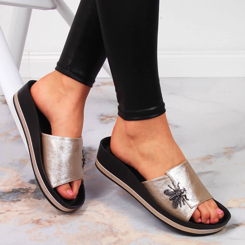 Ciabatte da donna con zeppa color oro con papillon Vinceza d'oro 1