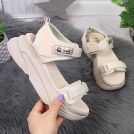 Sandali beige da donna sulla piattaforma sportiva NEWS 1