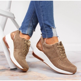 Scarpe con zeppa da donna beige Jezzi 1