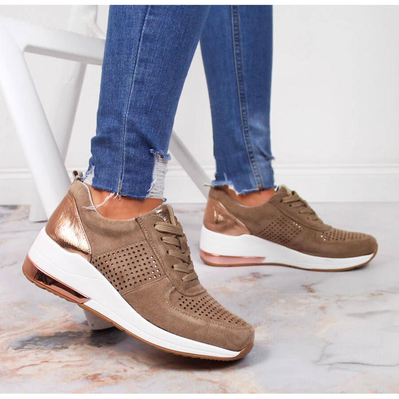 Scarpe con zeppa da donna beige Jezzi 2