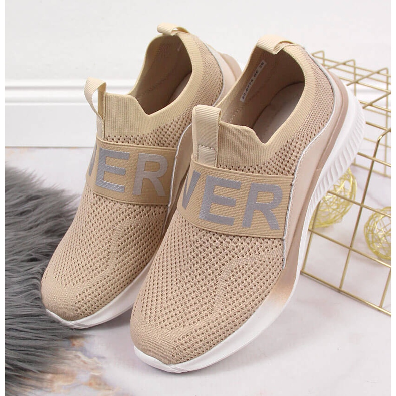 Le scarpe sportive da donna scivolano su Vinceza beige 2