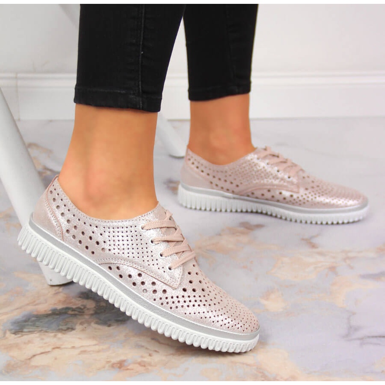 Scarpa da donna in pelle traforata, Artiker rosa perla 2