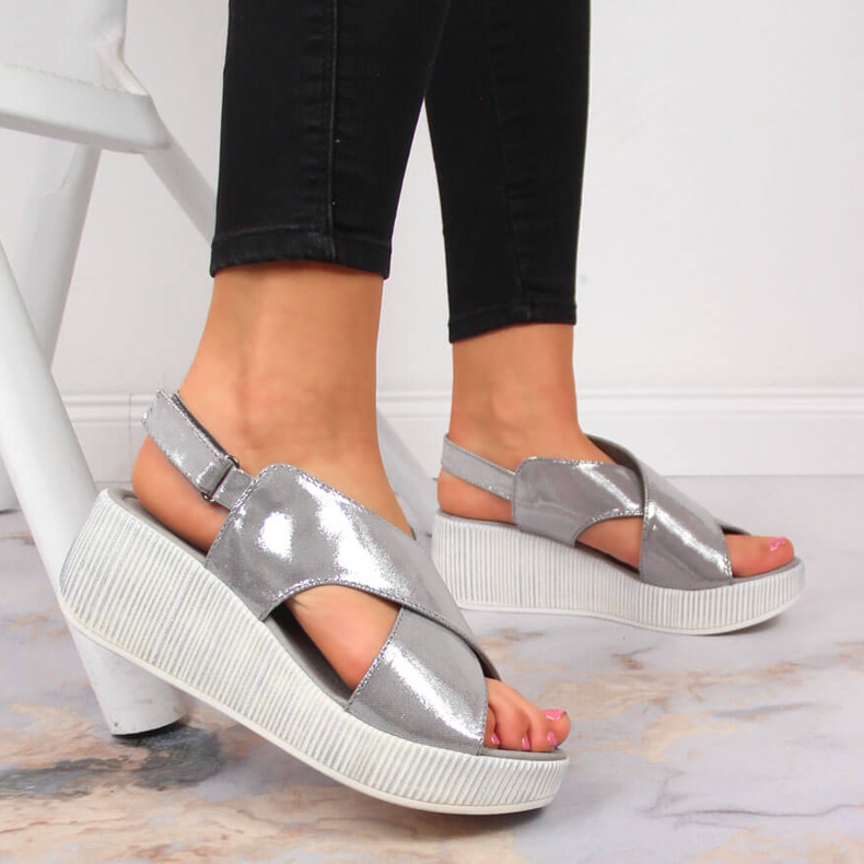 Sandali da donna in pelle con zeppa argento Dolce Pietro d'argento 2