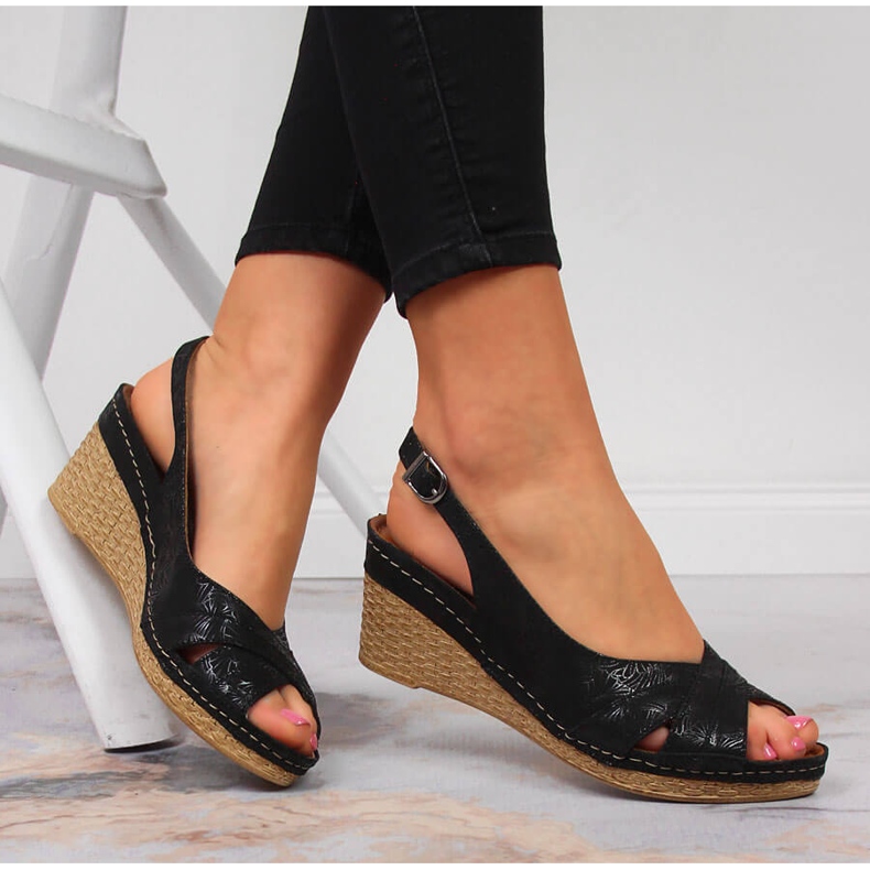 Sandali da donna in pelle su zeppa nera Dolce Pietro nero 1