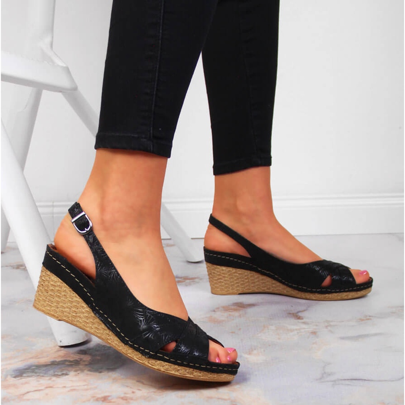 Sandali da donna in pelle su zeppa nera Dolce Pietro nero 2