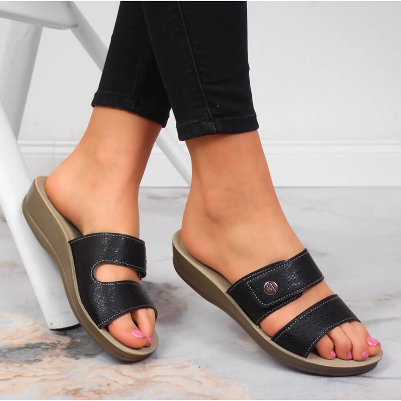 Ciabatte nere in velcro da donna Inblu nere nero 1