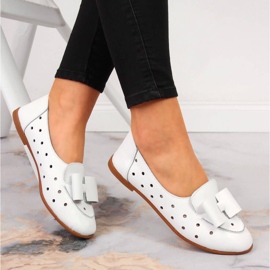Scarpa da donna Artiker in pelle traforata bianca bianco 1