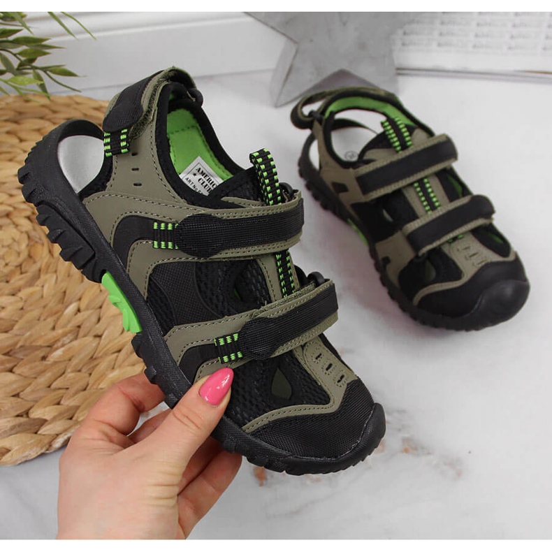 Sandali kaki con velcro da bambino dell'American Club verde 1