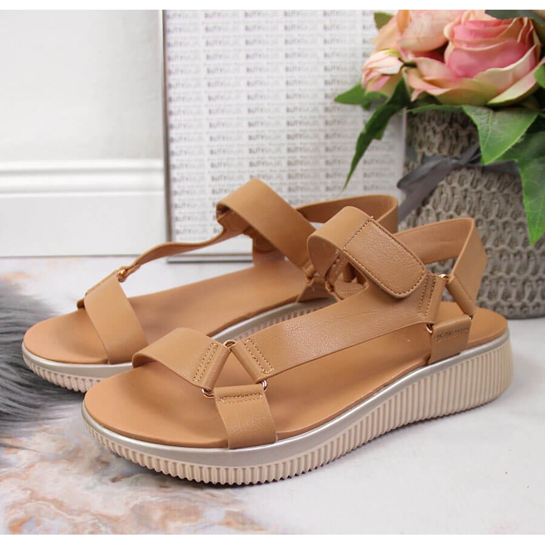 Sandali da donna con velcro cammello Jezzi marrone 2
