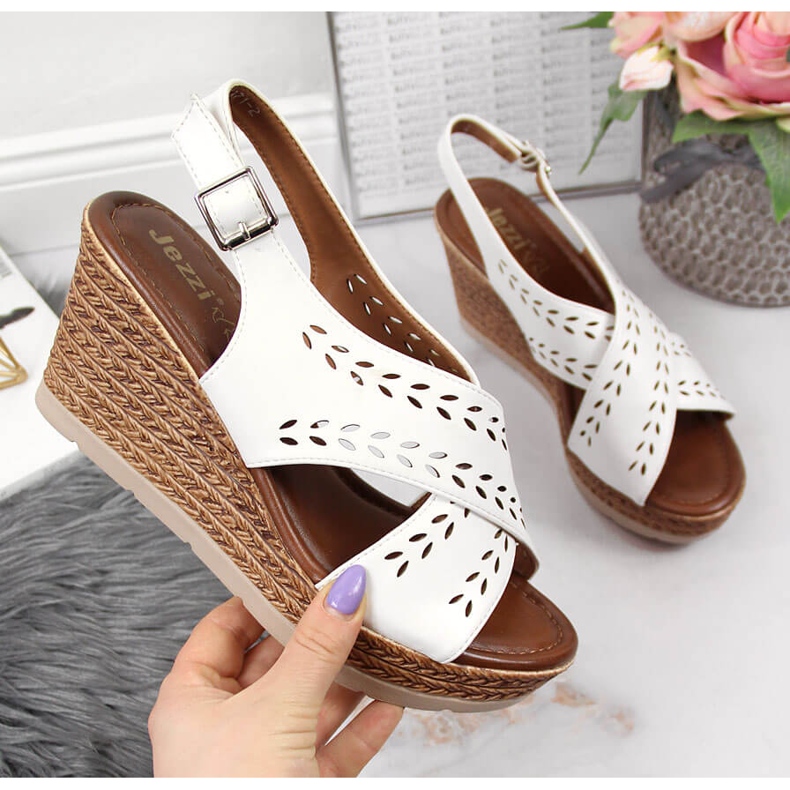 Sandali bianchi con zeppa da donna Jezzi bianca 1