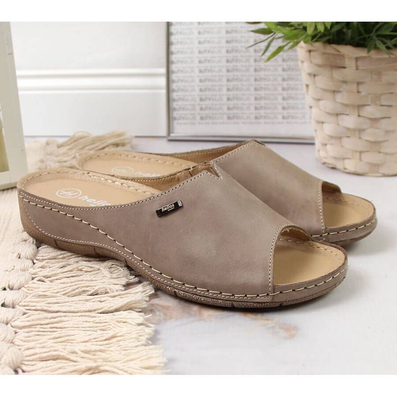 Ciabatte da donna in pelle su zeppa Helios 105 beige 2