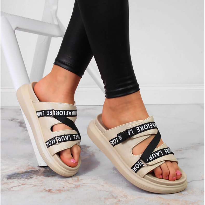 Ciabatte beige con plateau Laura La.Fi 2