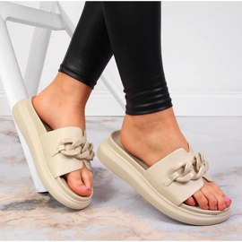 Ciabatte beige con plateau Laura La.Fi e catena 2