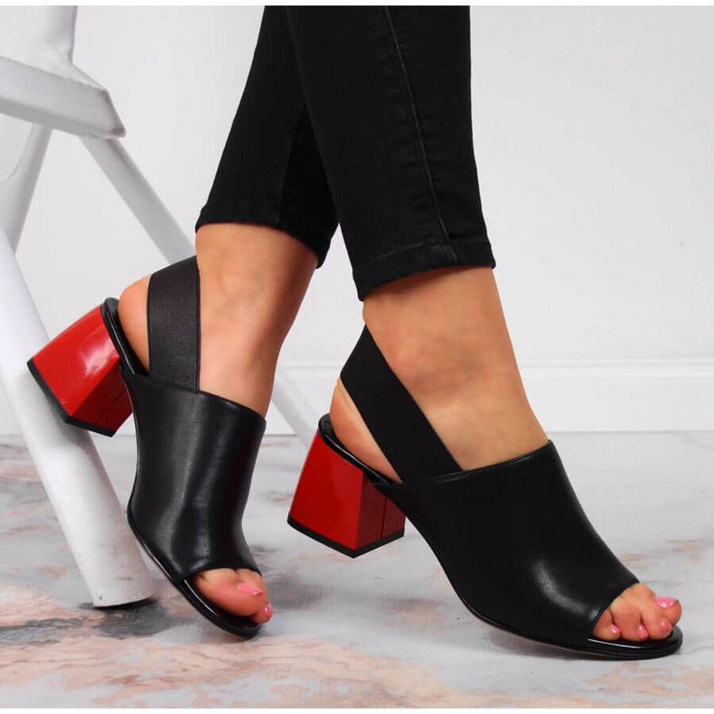 Sandali da donna Filippo neri in pelle con elastico nero 1