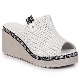 Ciabatte da donna in pelle su zeppa bianca Artiker bianco 1