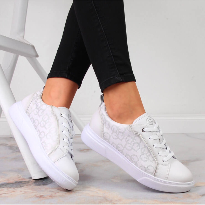 Sneakers da donna bianche sneakers Bugatti JJ253151 bianco 1