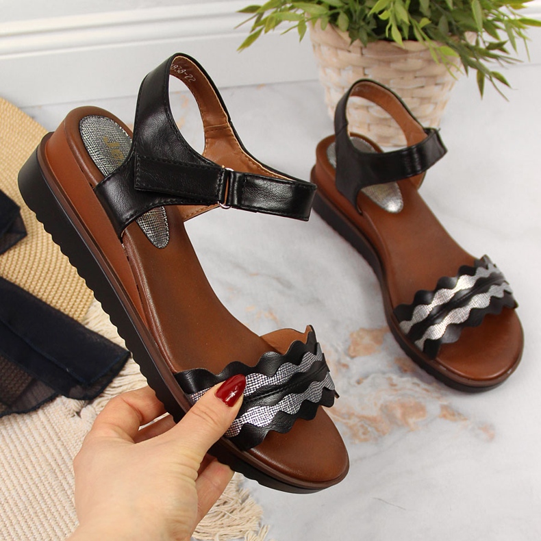 Sandali neri con zeppa da donna Jezzi nero 1