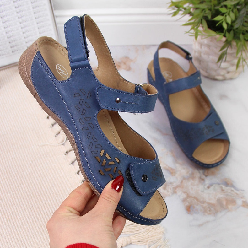 Sandali da donna in pelle blu navy Helios 266 con velcro 1