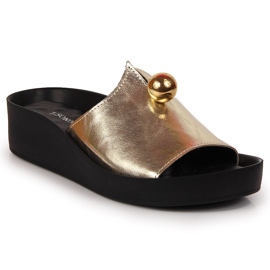 Ciabatte da donna in pelle con ornamento dorato T.Sokolski d'oro 2
