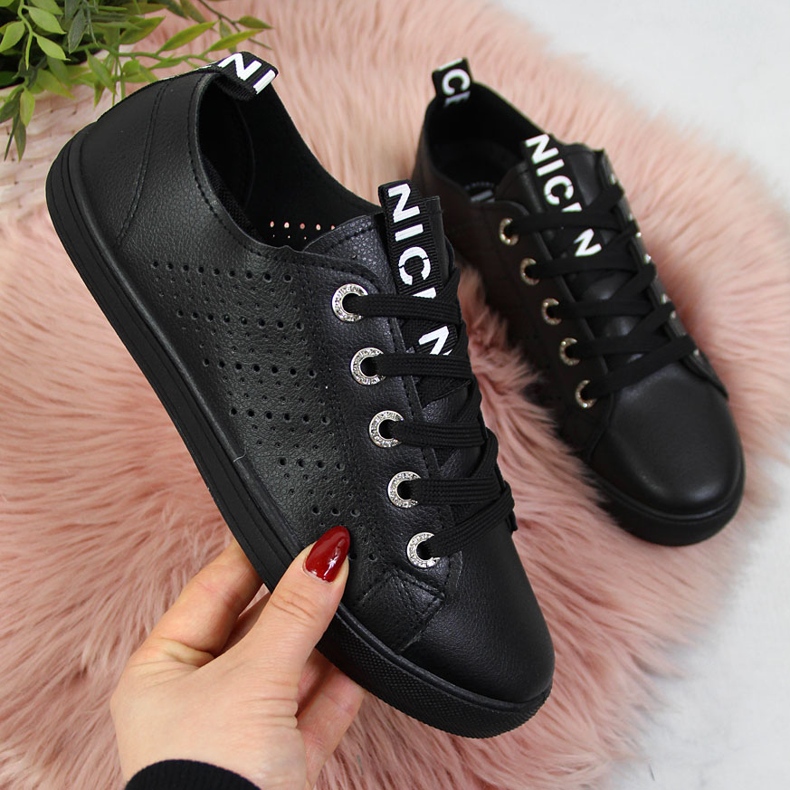 Sneakers da donna con ecopelle Filippo nero 1