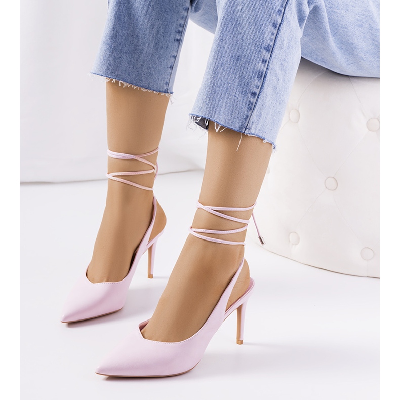 Scarpe con lacci rosa di Latvala 1